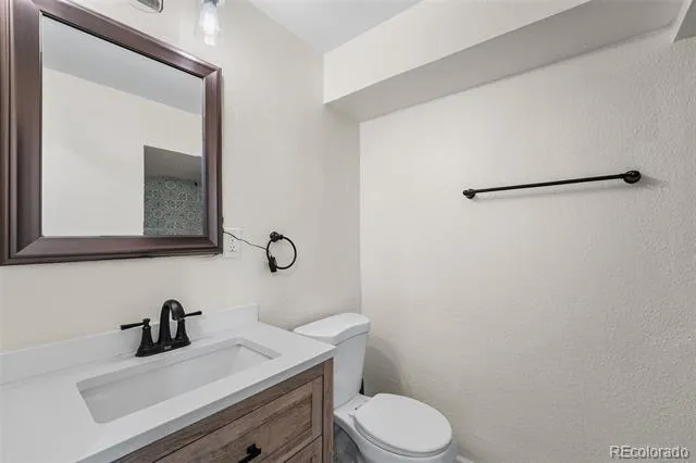 4832 S Genoa Street Centennial, CO 80015