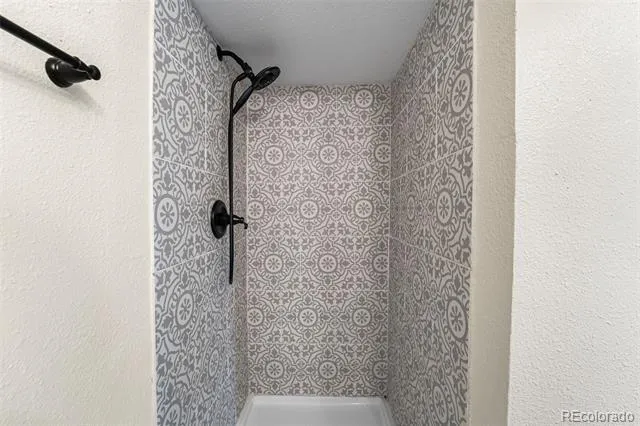4832 S Genoa Street Centennial, CO 80015
