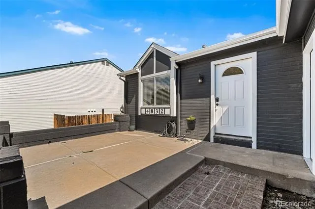 4832 S Genoa Street Centennial, CO 80015