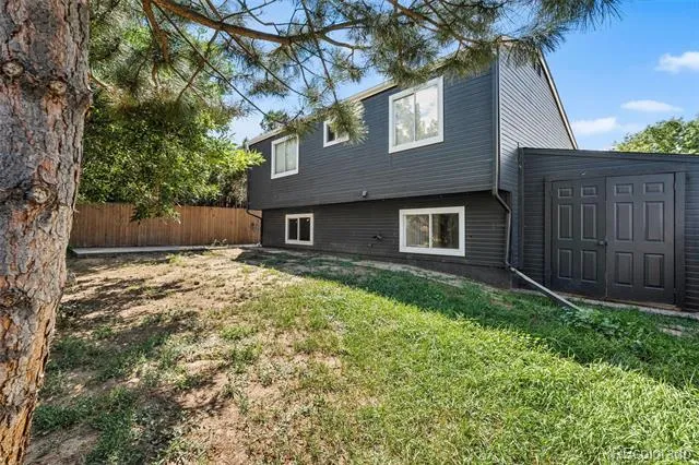 4832 S Genoa Street Centennial, CO 80015