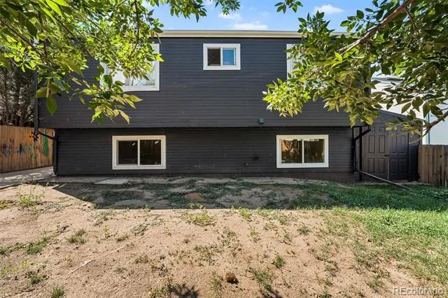 4832 S Genoa Street Centennial, CO 80015