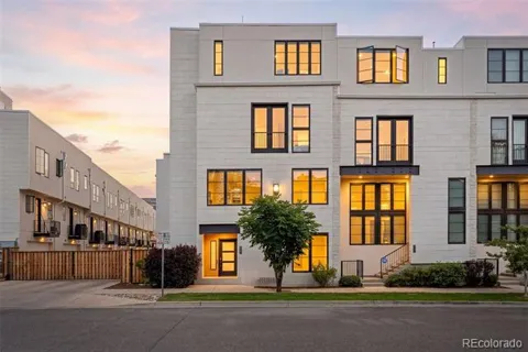 825 Bellaire Street