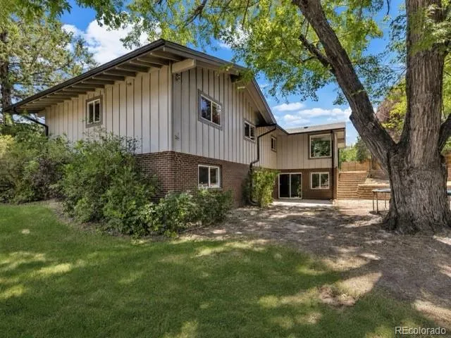 11 Meadowlark Lane Littleton, CO 80123