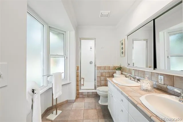 2290 E Columbia Place Denver, CO 80210