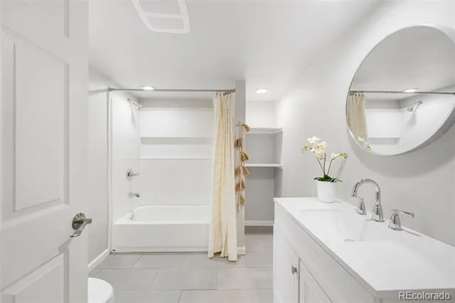 2290 E Columbia Place Denver, CO 80210