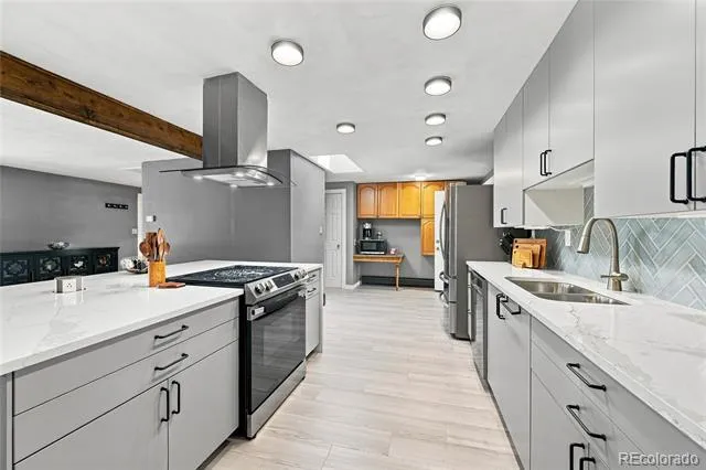 3037 University Avenue Longmont, CO 80503