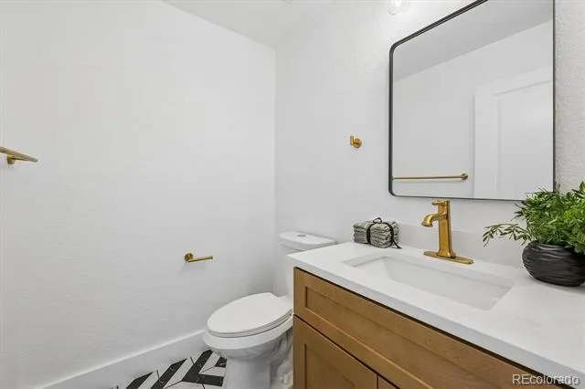 6449 S Locust Way Centennial, CO 80111