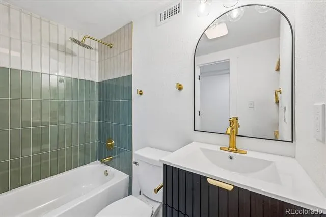 6449 S Locust Way Centennial, CO 80111