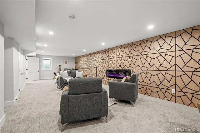 5475 S Lakeview Street Littleton, CO 80120