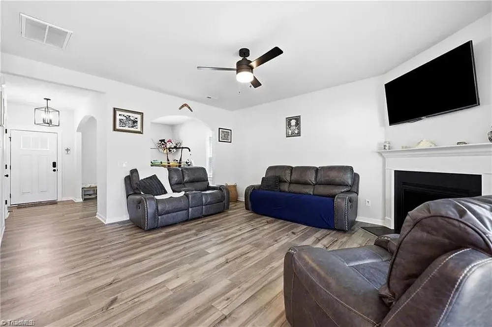 7458 Buckview Court Kernersville, NC 27284