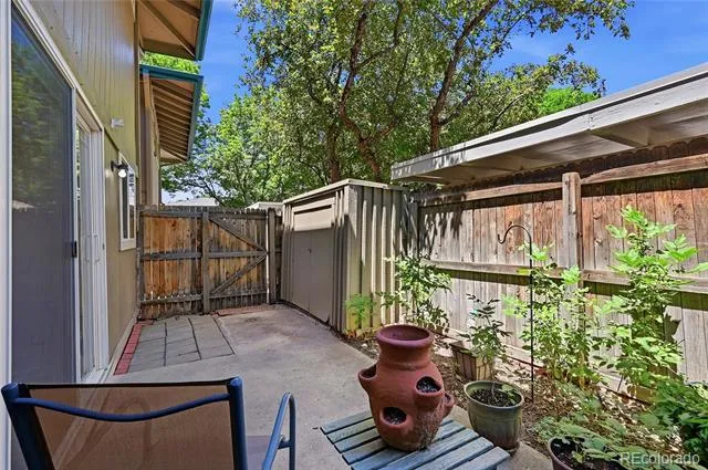 5975 S Willow Way Englewood, CO 80111