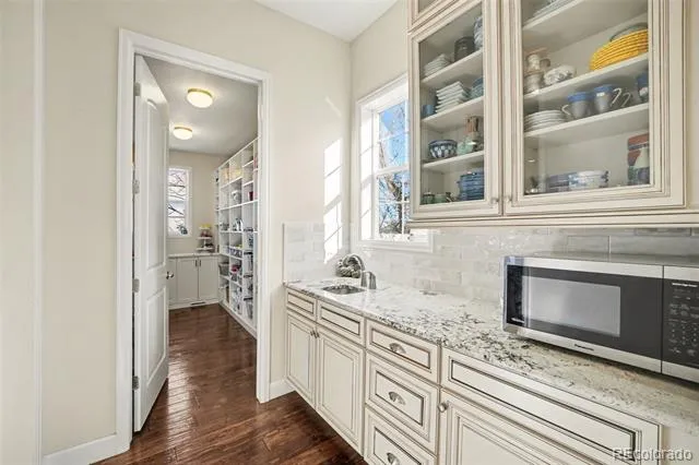 9462 Noble Way Arvada, CO 80007