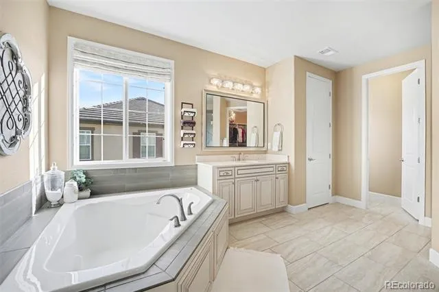 9462 Noble Way Arvada, CO 80007