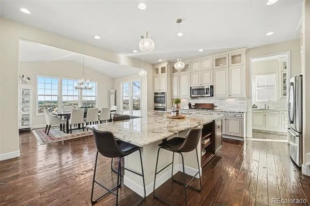 9462 Noble Way Arvada, CO 80007