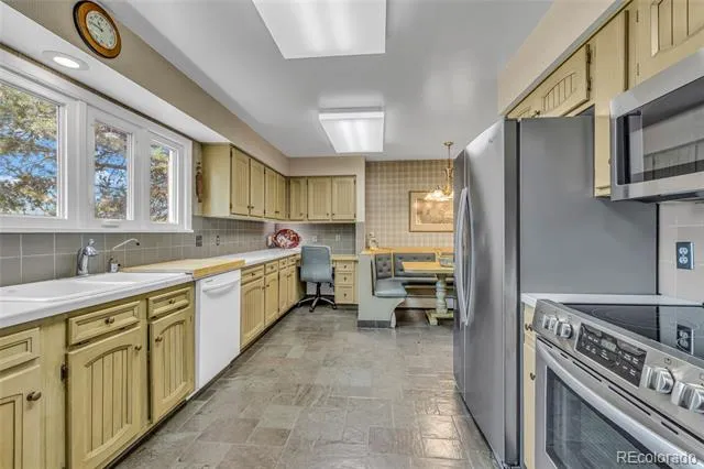 916 Fairhurst Street Sterling, CO 80751