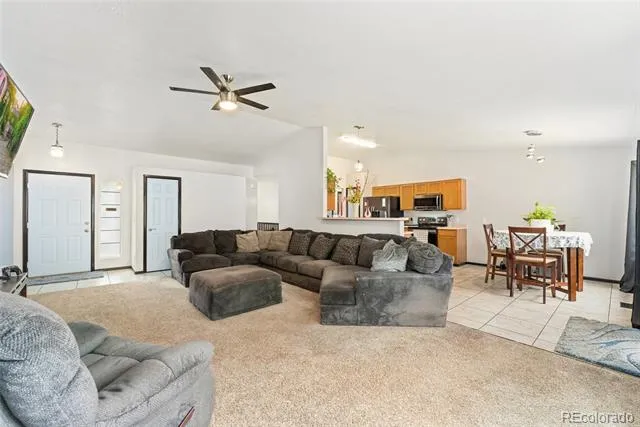 19564 E Ithaca Place Aurora, CO 80013