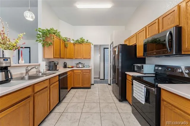 19564 E Ithaca Place Aurora, CO 80013
