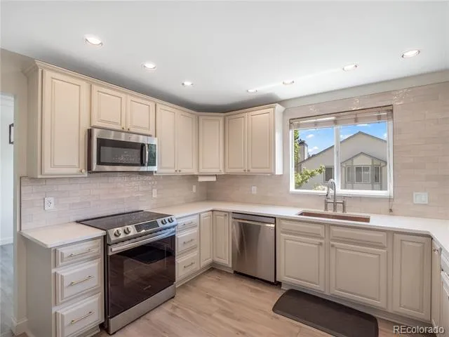 9304 Montrose Way Highlands Ranch, CO 80126