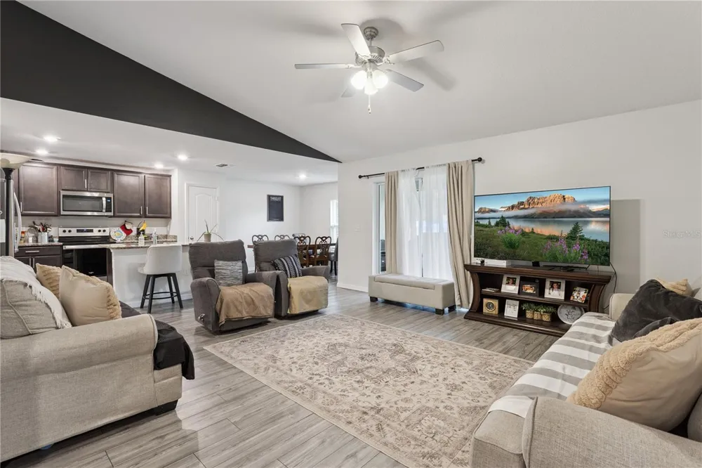 1063 LAKE ARBOR COURT Tavares, FL 32778