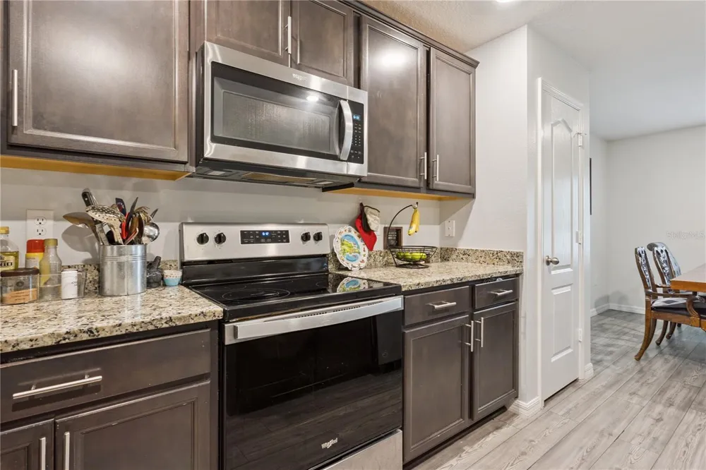 1063 LAKE ARBOR COURT Tavares, FL 32778