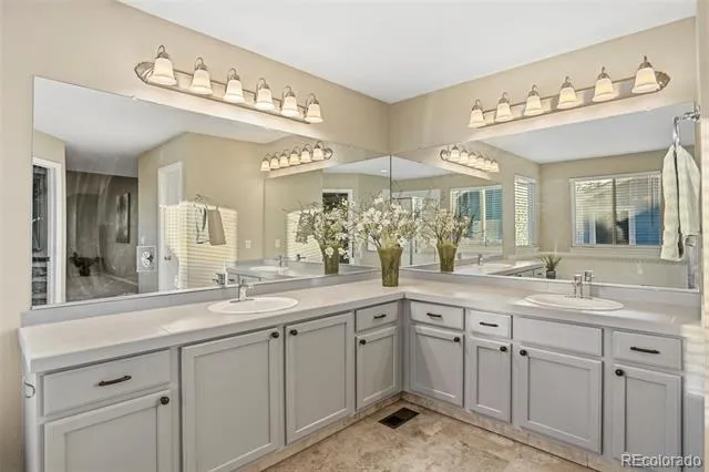 6668 S Killarney Court Aurora, CO 80016