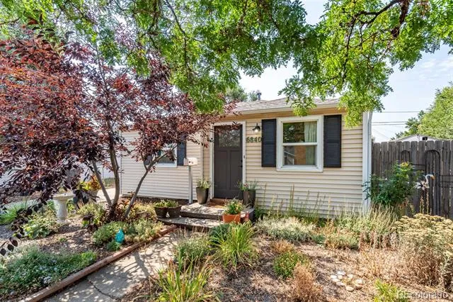 6840 Reno Drive Arvada, CO 80002