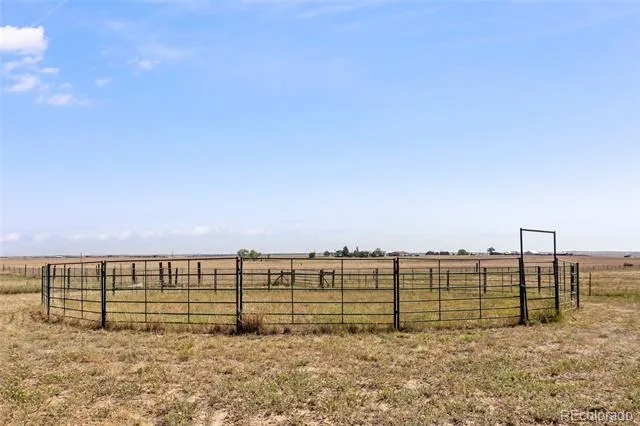 380 Dutch Valley Road Bennett, CO 80102