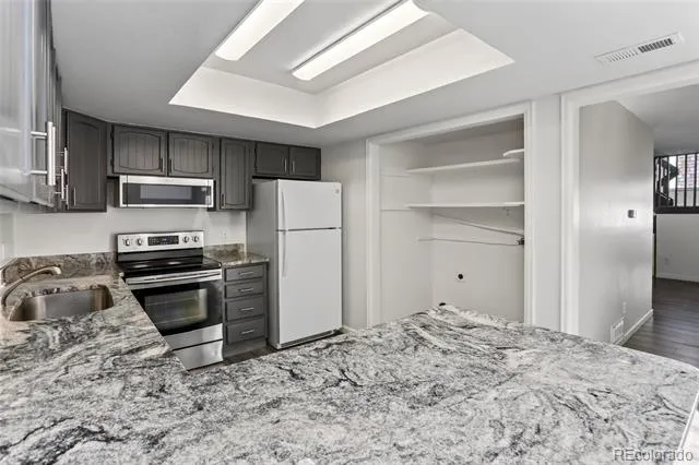 15451 E Wyoming Drive #F Aurora, CO 80017