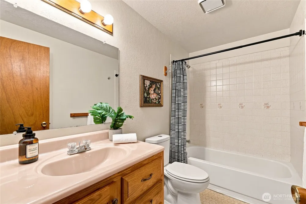 442 E 31st Street #D3 Bremerton, WA 98310