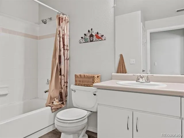 1672 W Canal Circle #412 Littleton, CO 80120