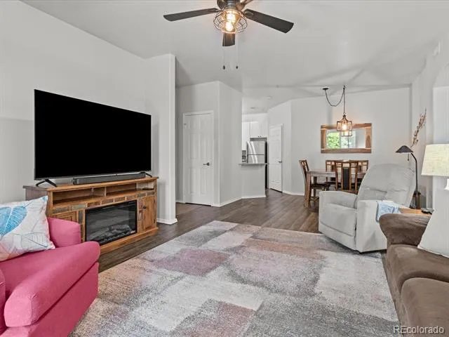 1672 W Canal Circle #412 Littleton, CO 80120