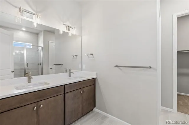 1933 S Eaton Park Way Aurora, CO 80016