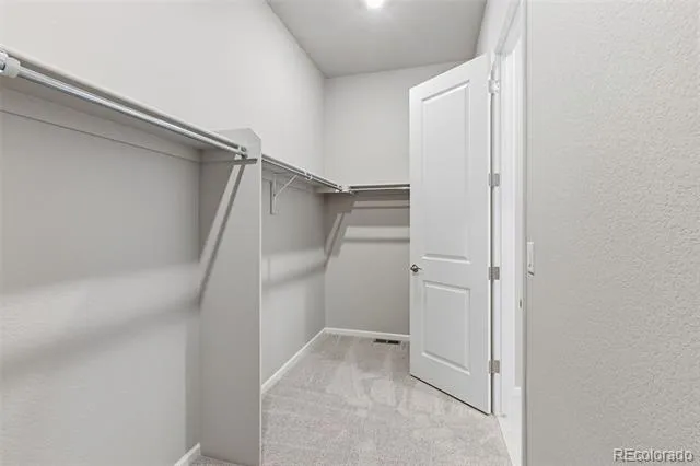 1933 S Eaton Park Way Aurora, CO 80016
