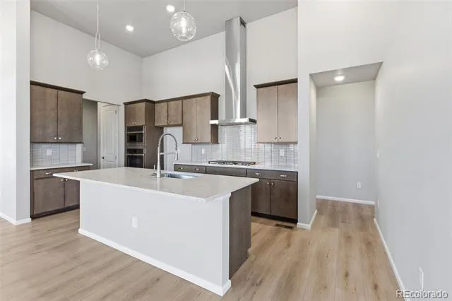 1933 S Eaton Park Way Aurora, CO 80016