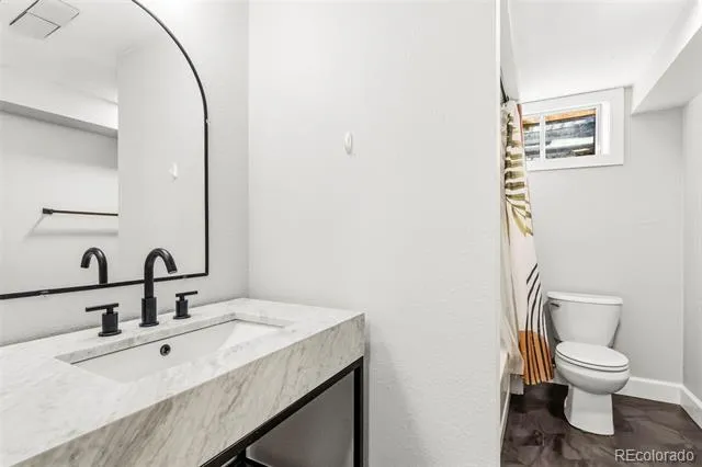 1684 E Dry Creek Place Centennial, CO 80122