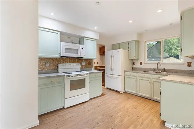 4051 E 126th Place Thornton, CO 80241