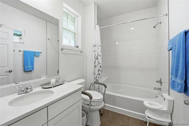 5102 Quatar Street Aurora, CO 80019