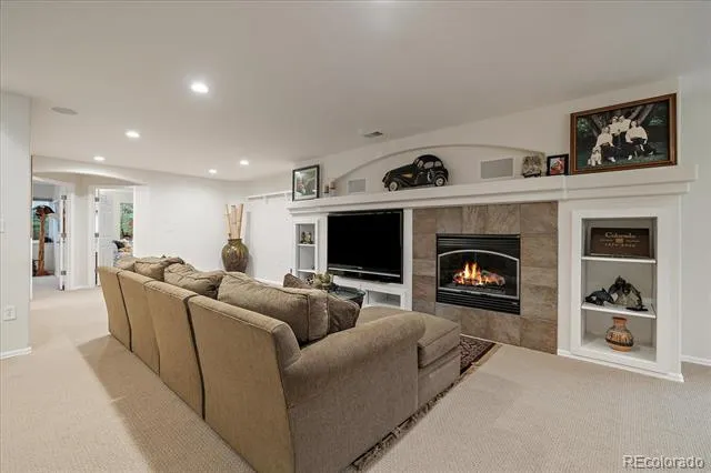 8251 S Quatar Circle Aurora, CO 80016