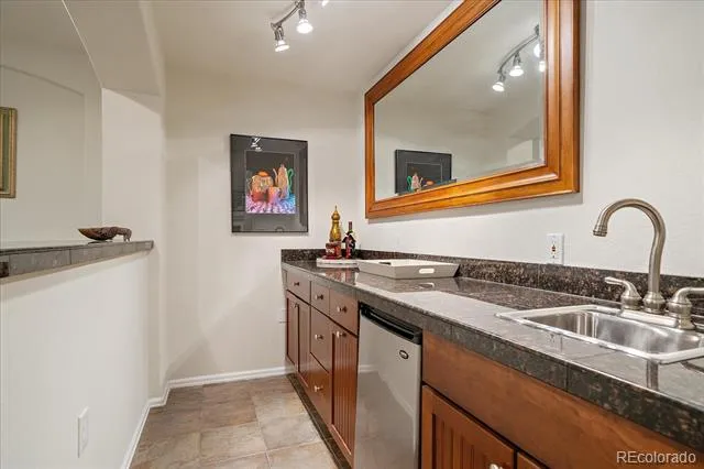 8251 S Quatar Circle Aurora, CO 80016