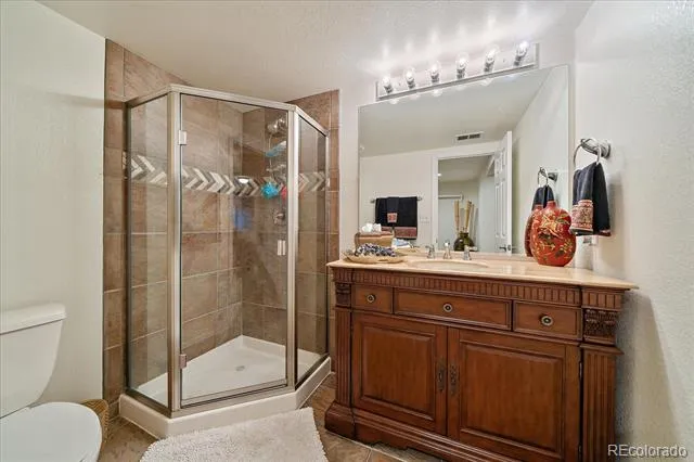 8251 S Quatar Circle Aurora, CO 80016