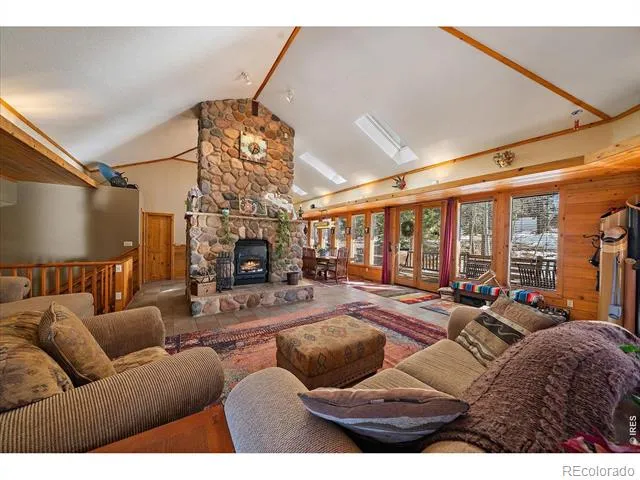 143 Crockett Trail Ward, CO 80481