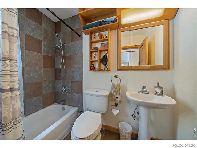 143 Crockett Trail Ward, CO 80481