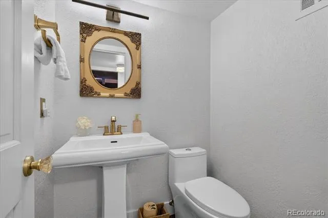 8117 S Lamar Court Littleton, CO 80128