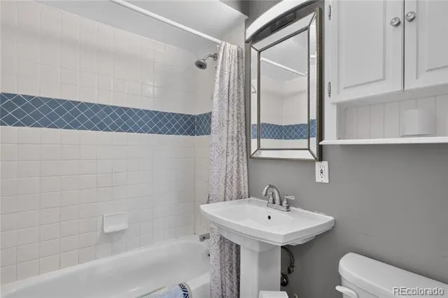 4977 S Perry Street Littleton, CO 80123