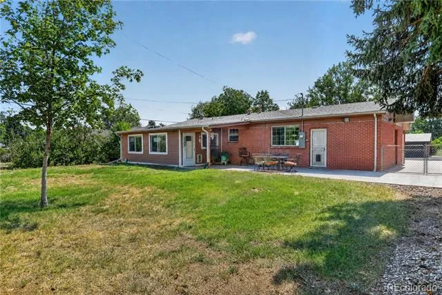 4977 S Perry Street Littleton, CO 80123