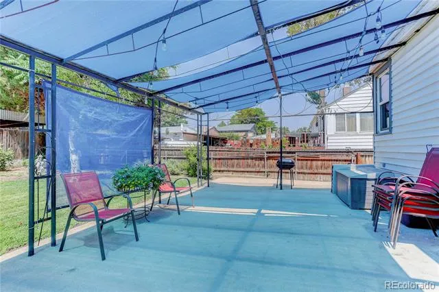 4737 Beach Court Denver, CO 80211