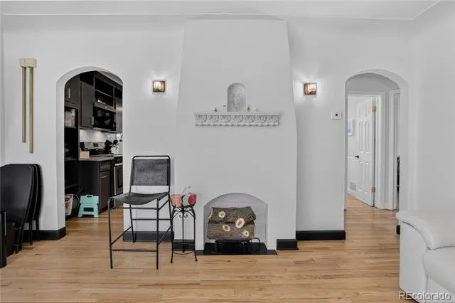 4737 Beach Court Denver, CO 80211