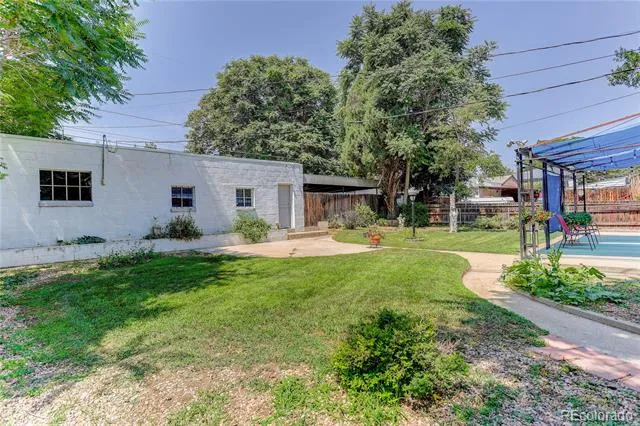 4737 Beach Court Denver, CO 80211