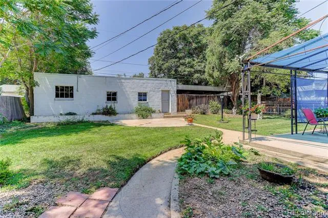 4737 Beach Court Denver, CO 80211