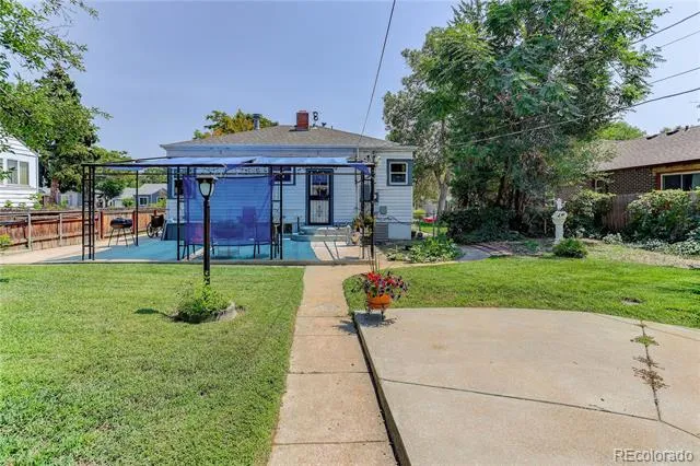 4737 Beach Court Denver, CO 80211